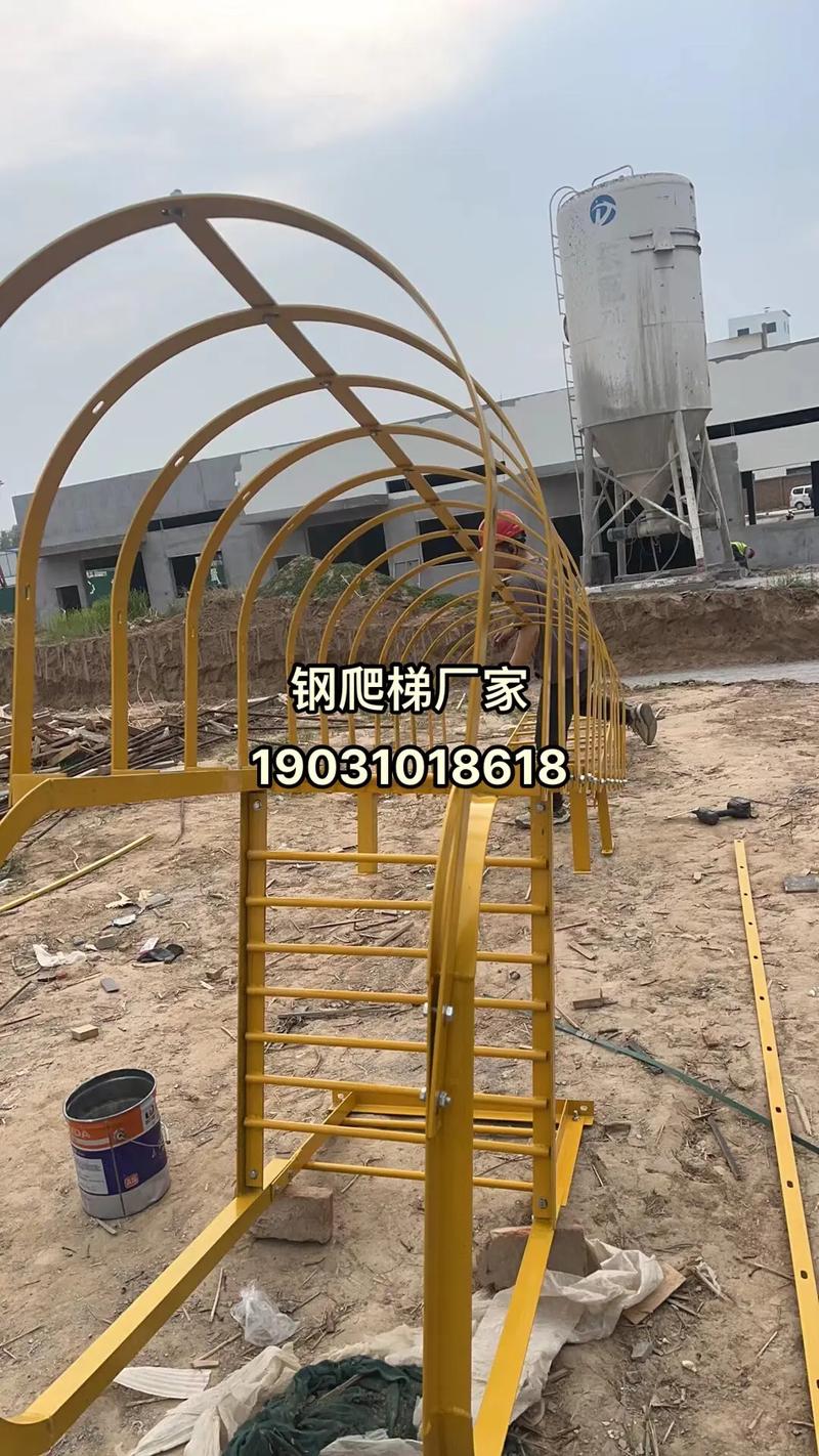 钢爬梯源头工厂 爬梯厂家 检修爬梯钢结构.护笼爬梯源头厂家